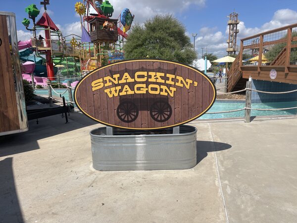 Snackin Wagon Monument Signs Made by Georgetown Sign Company in Austin, TX
